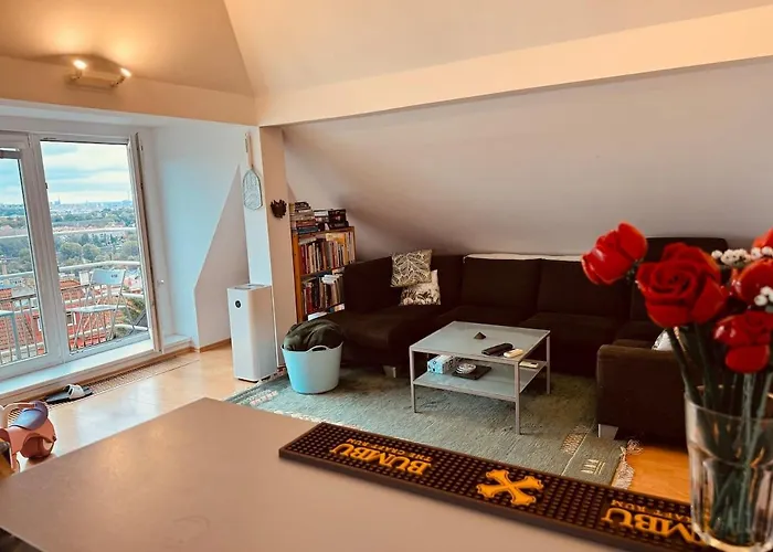 Family-friendly & Stunning Views 아파트 프라하